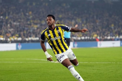 Jhon Duran, 2. golünü de derbide attı