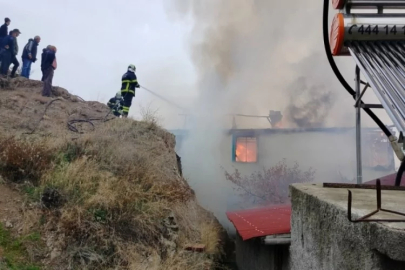 Alev alev yanan ev kullanılmaz hale geldi