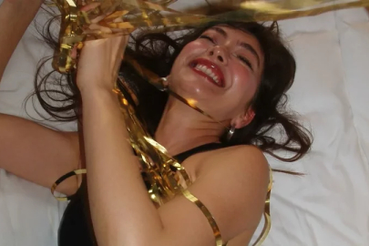 Neslihan Atagül ve Kadir Doğulu'dan aile pozu geldi! Hayranları beğeni yağdırdı