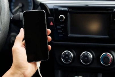 Arabada telefonunu şarja takan herkese uyarı yapıldı