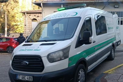 Boşandığı kadını, çocuklarının yanında bıçaklayarak öldürdü