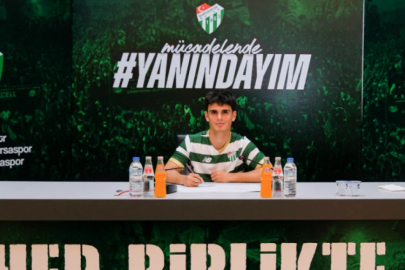 Bursaspor genç oyuncu ile profesyonel sözleşme imzaladı