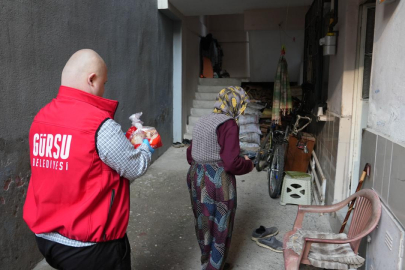 Gürsu’nun Gülen Yüzü Mesut Yemek Dağıtımında 