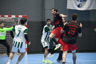 Nilüfer Belediyespor hentbolda farklı kazandı