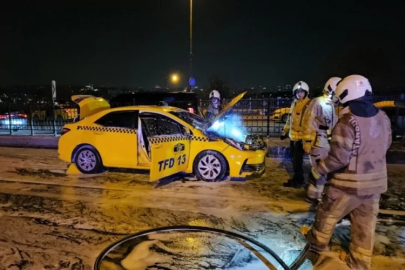 Seyir halindeki ticari alevler içinde kaldı! 3 yolcu canını son anda kurtardı...