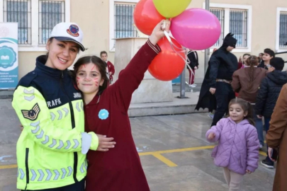 Bursa Jandarma'dan öğrencilere anlamlı ziyaret! "Engel Olma, Farkında Ol" bilinci aşılandı...