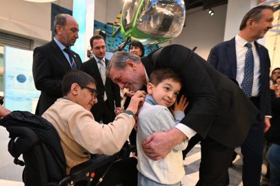 Bursa AB Bilgi Merkezi’nden “Yıldızlara Dokunan Eller” Buluşması: Engelli Çocuklar Bilim ve Uzayla Tanıştı