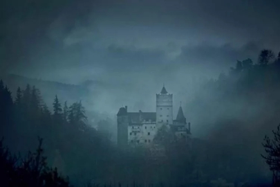 Efsane gerçek oldu! Drakula Şatosu'na giden gençten günlerdir haber alınamıyor