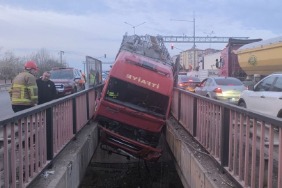 İtfaiye asılı kaldı! 3 yaralı