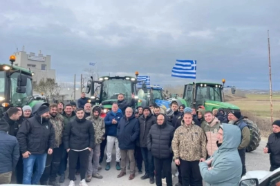 Yunanistan'da çiftçiler yol kapattı, polisle gerilim arttı