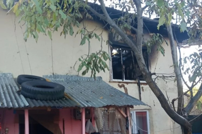 Bursa'da korkutan yangın! Evin bir bölümü alevlere teslim oldu...