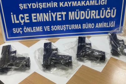 Konya'da şüpheli araçtan 4 ruhsatsız tabanca çıktı