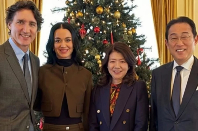 Şarkıcı Katy Perry diplomatik temaslara giriş yaptı