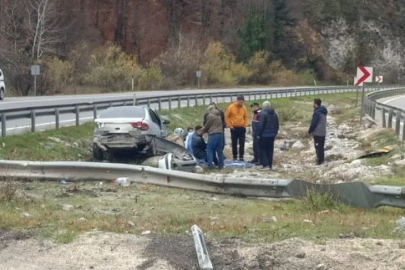 Bursa'da korkutan kaza! Refüje girdi: Yaralılar var...