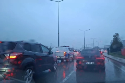 Bursa'da yağmur etkisi sürecek! Sürücüler dikkat...