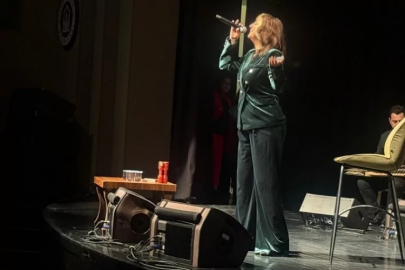 Dilek Türkan ve Derya Türkan Bursa'da konser verdi