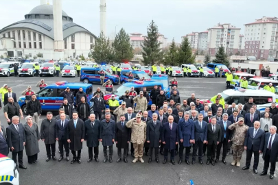 Ağrı'da emniyet ve jandarma teşkilatına teslim edilen 85 araç hizmete girdi