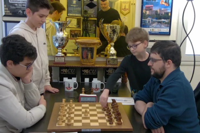 Bursalı GM Yağız Kaan Erdoğmuş'tan bir büyük başarı daha! 2021 Dünya Şampiyonunu yendi...