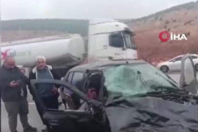 Feci kazada araçlar hurdaya döndü! Aile hekimi yaşamını yitirdi...