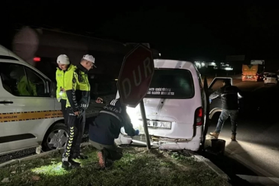 Polisten kaçarken kaza yapan minibüste 20 kaçak göçmen yakalandı