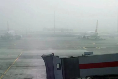 Uçak seferlerine sis engeli! Kentte göz gözü görmedi