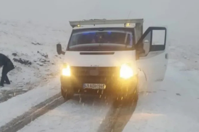 Muş’ta etkili kar yağışı ulaşımı durdurdu