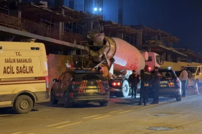 Dehşete düşüren ölüm! Çalışır haldeki beton mikserine düştü...