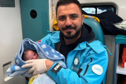 Şanlıurfa'da ambulansta doğum yaptırdı