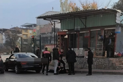 Bursa'da sokak hareketlendi! Polis genç sürücüyü etkisiz hale getirdi...
