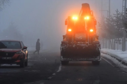 Kars'ta etkili olan sis trafiği olumsuz etkiledi