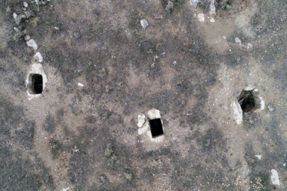 Van'da defineciler 'Urartuların oda mezarlarını' talan etti