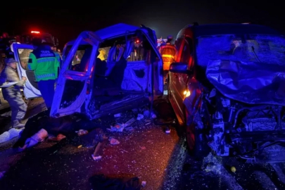 Zincirleme kazada can pazarı yaşandı! Ölü ve yaralılar var...