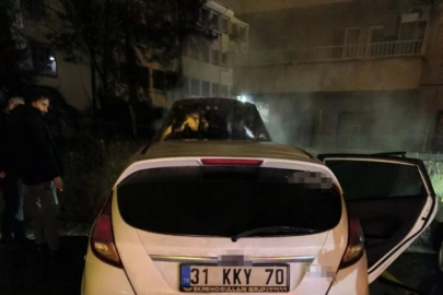 Batman'da park halindeki otomobil yandı