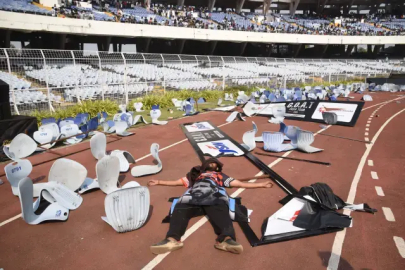 Messi Hindistan'da olay çıkardı! Saha resmen savaş alanına döndü