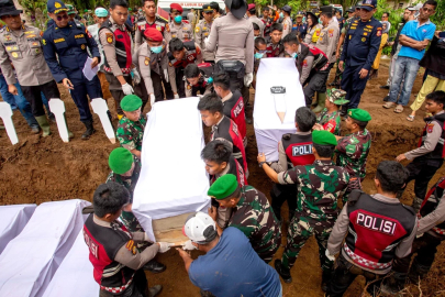 Şiddetli yağış ülkeyi yıkıp geçti; ölü sayısı 1000’i aştı