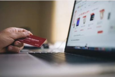 AB, yurt dışından gelen küçük paketlerden 3 euro vergi alacak