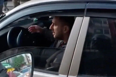 Balıkesir'de çocuğuyla yolun karşına geçen kadına küfürler yağdırdı