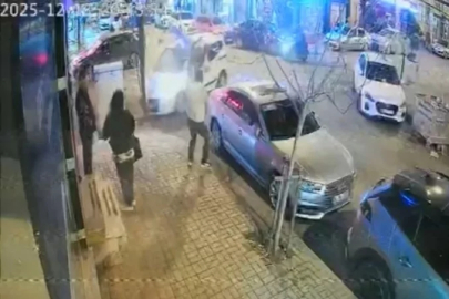 Feci kaza kamerada! Kaldırımdaki yayanın üzerine böyle uçtu