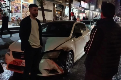 Seyir halindeki otomobil alev aldı!