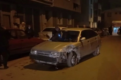 Bursa'da araçta sıkışıp kaldılar!