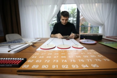 Bursa'da topladığı materyallerle hayalindeki matematik müzesini kurmaya hazırlanıyor