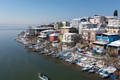 Bursa'nın suda yüzen köyünün muhtarından acı itiraf: 'Herkese kırgınız'