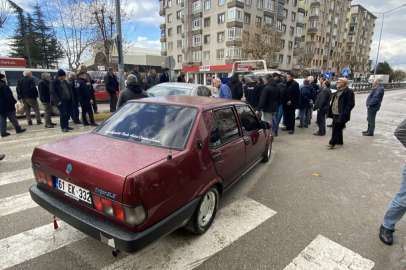 Çorum’da 3 araç kavşakta çarpıştı