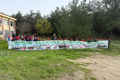 Bursa'da minik ellerden geleceğe nefes! 300 fidan toprakla buluştu...