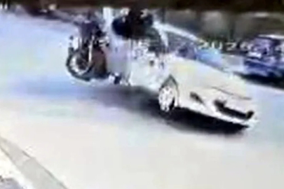 Edirne'de otomobille çarpışan motosiklet sürücüsü hayatını kaybetti