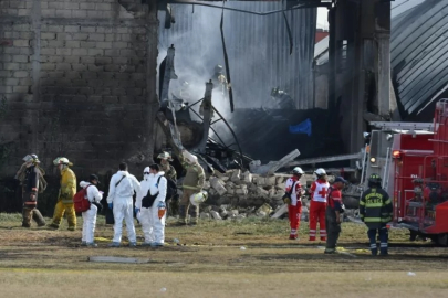 Meksika'da küçük uçak düştü: 7 ölü
