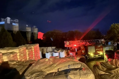 Yalıtım fabrikasında yangın: 16 kişi dumandan etkilendi