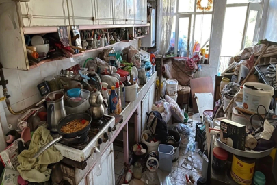 Koku şikayeti üzerine eve giden ekipler şoke eden manzarayla karşılaştı