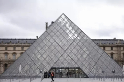 Louvre Müzesi grevi uzatma kararı aldı