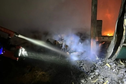 Bursa'da mobilya fabrikasında korkutan yangın!